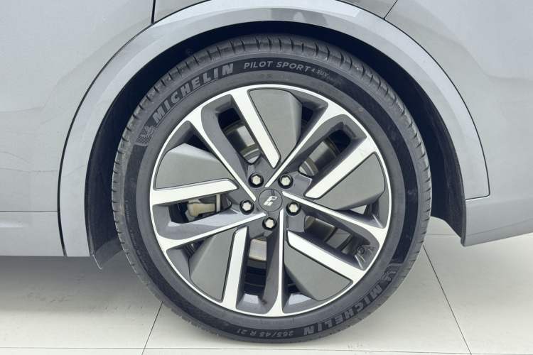 Used Li Auto L9 2022 Max model Exterior 7