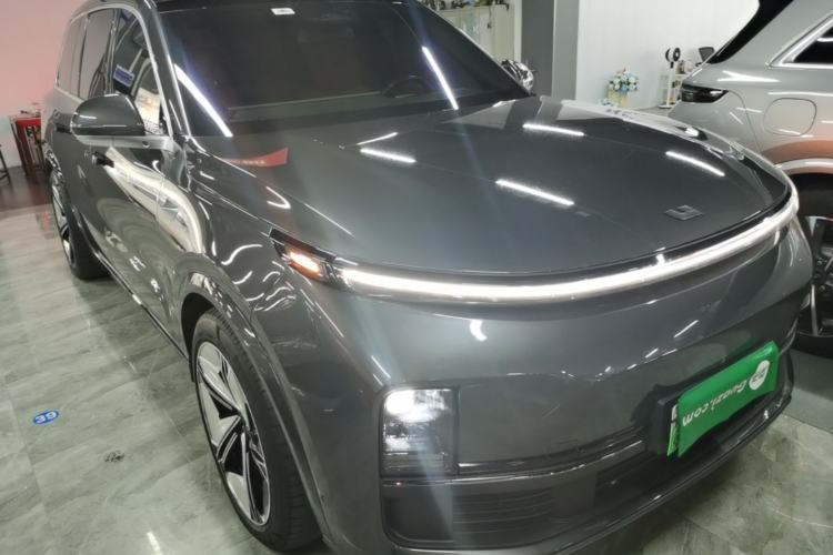 Used Li Auto L9 2022 Max model Front Right 45 Deg