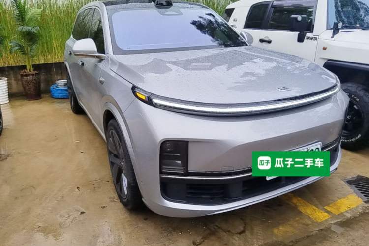 Used Li Auto L9 2022 Max model Front Right 45 Deg