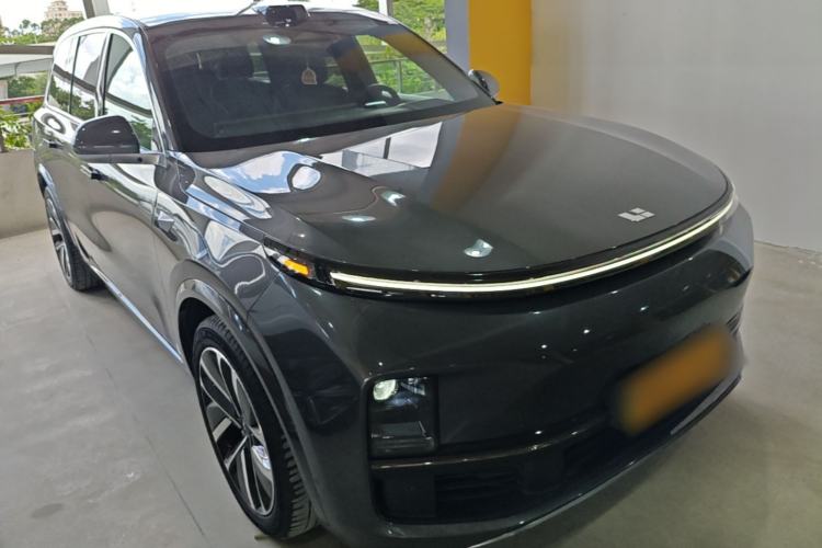 Used Li Auto L9 2022 Max model Front Right 45 Deg