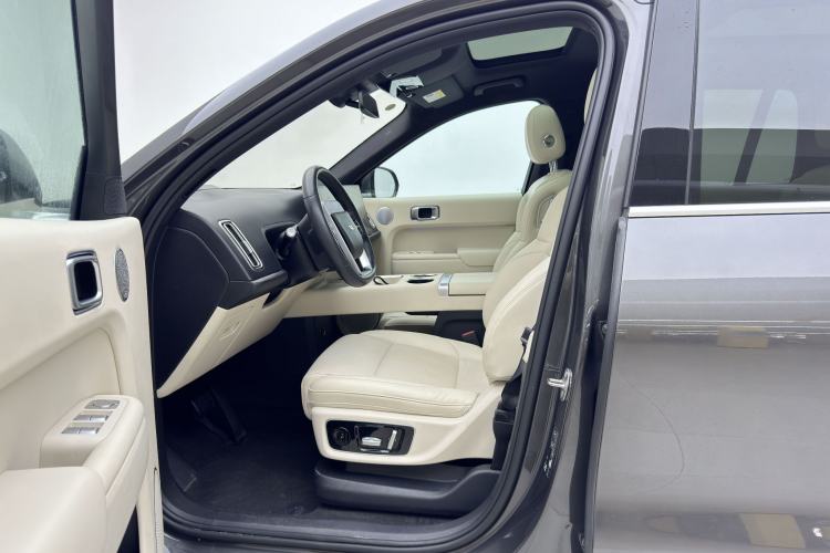 Used Li Auto L9 2022 Max model Interior 1