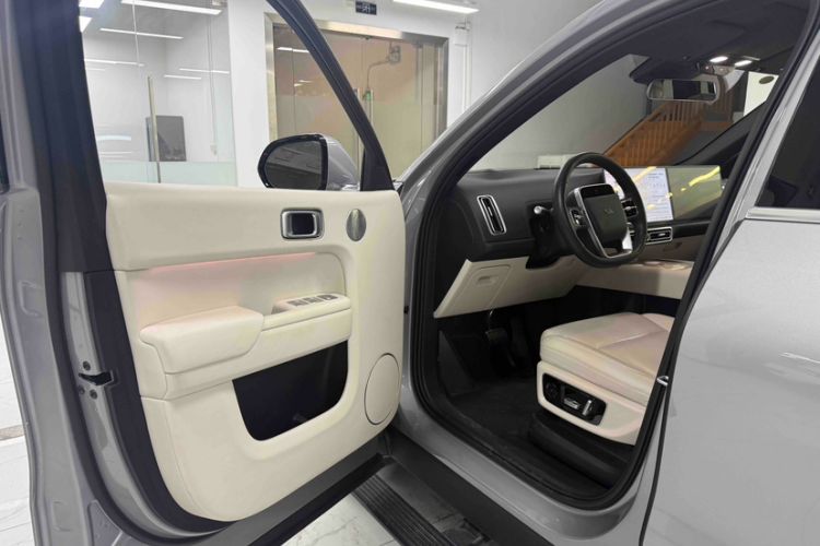 Used Li Auto L9 2022 Max model Interior 3