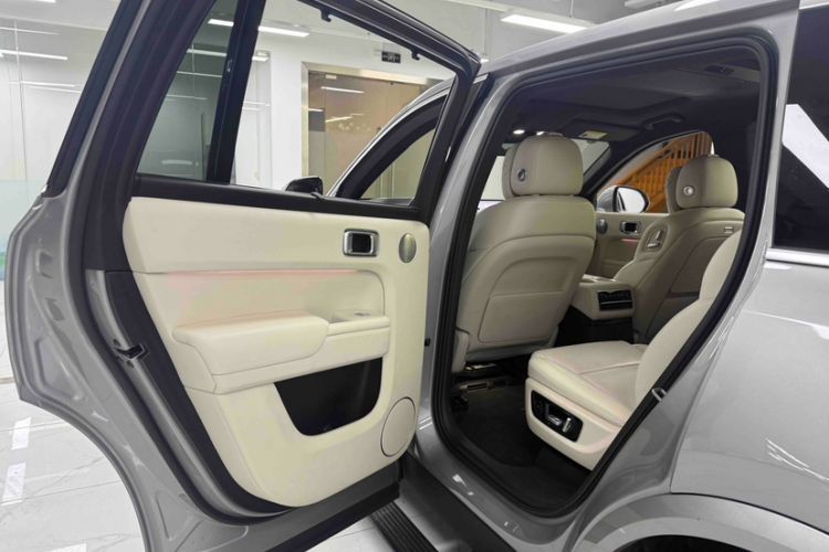 Used Li Auto L9 2022 Max model Interior 4