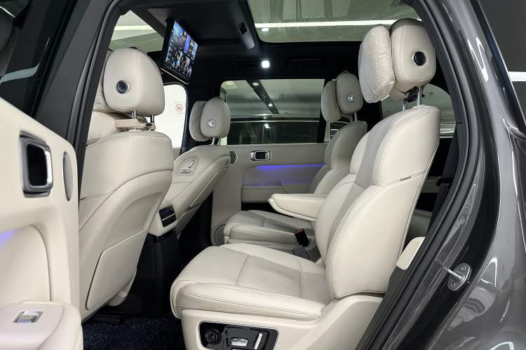 Used Li Auto L9 2022 Max model Interior 4