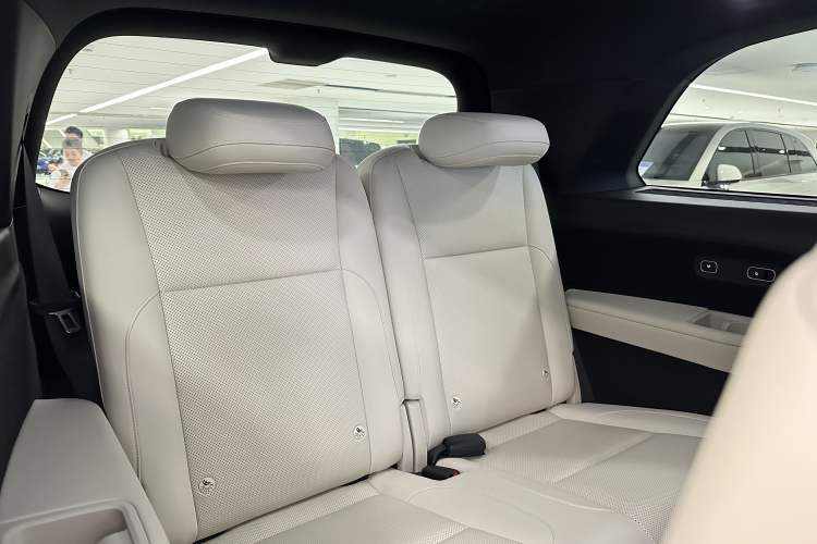 Used Li Auto L9 2022 Max model Interior 6