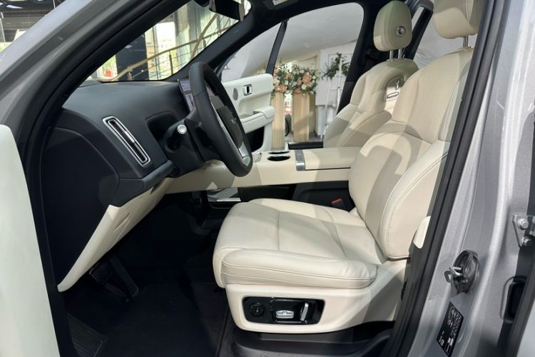 Used Li Auto L9 2022 Max model Interior 6