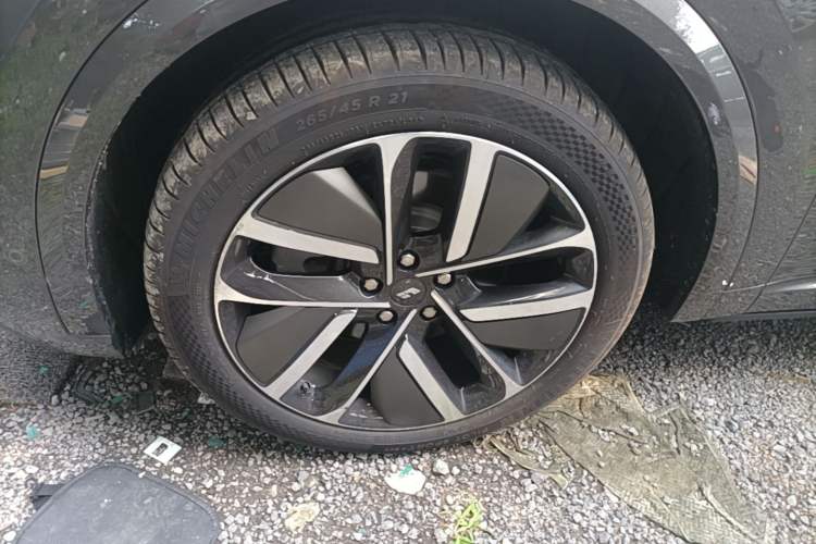 Used Li Auto L9 2022 Max model Left Front Wheel Hub