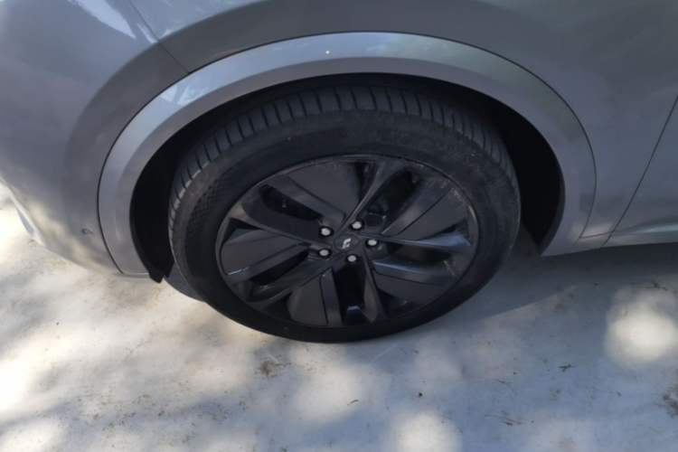 Used Li Auto L9 2022 Max model Left Front Wheel Hub