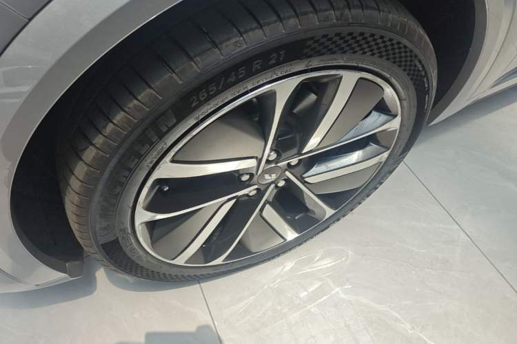 Used Li Auto L9 2022 Max model Left Front Wheel Hub