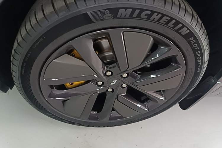 Used Li Auto L9 2022 Max model Left Front Wheel Hub