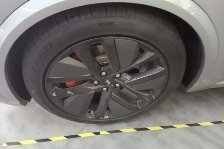 Used Li Auto L9 2022 Max model Left Front Wheel Hub