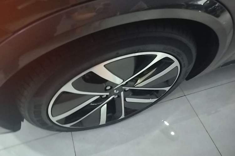 Used Li Auto L9 2022 Max model Left Front Wheel Hub
