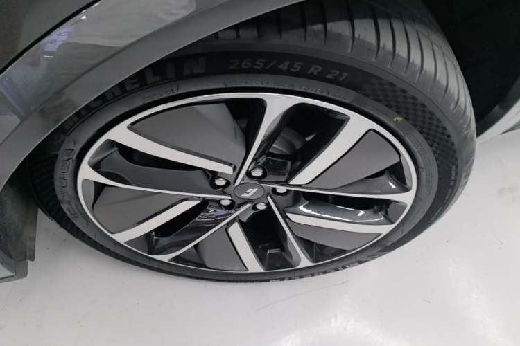 Used Li Auto L9 2022 Max model Left Front Wheel Hub