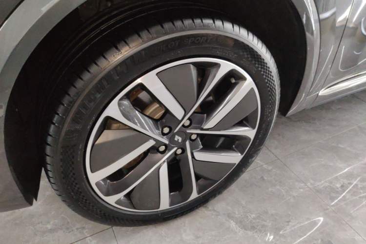Used Li Auto L9 2022 Max model Left Front Wheel Hub