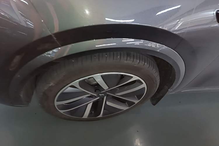 Used Li Auto L9 2022 Max model Left Front Wheel Hub