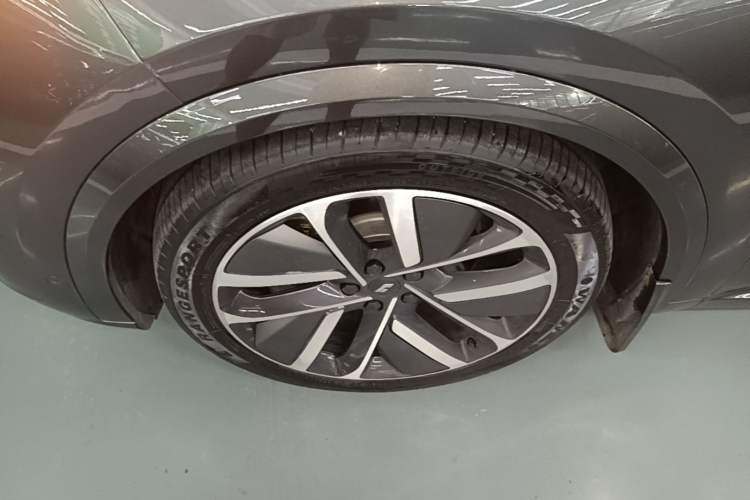 Used Li Auto L9 2022 Max model Left Front Wheel Hub