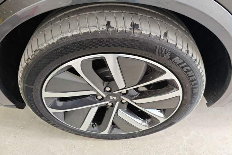 Used Li Auto L9 2022 Max model Left Front Wheel Hub