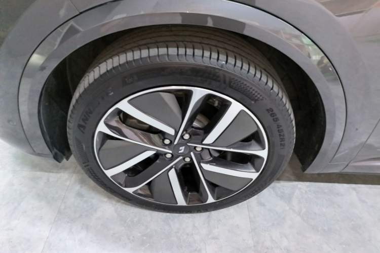 Used Li Auto L9 2022 Max model Left Front Wheel Hub