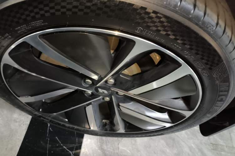 Used Li Auto L9 2022 Max model Left Front Wheel Hub