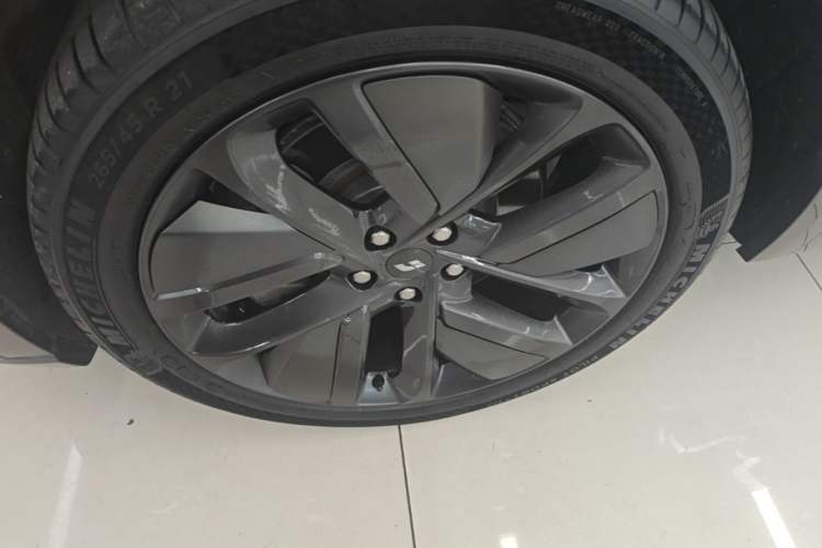 Used Li Auto L9 2022 Max model Left Front Wheel Hub