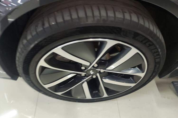 Used Li Auto L9 2022 Max model Left Front Wheel Hub