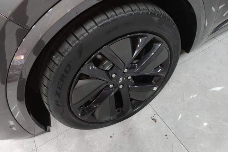 Used Li Auto L9 2022 Max model Left Front Wheel Hub