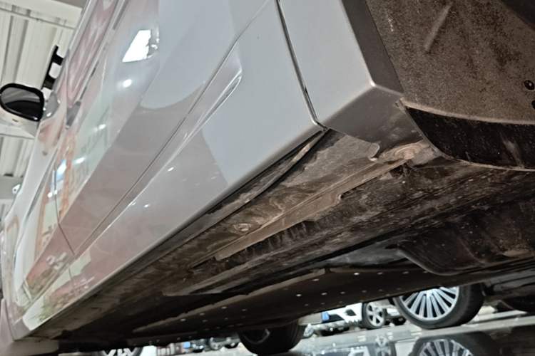 Used Li Auto L9 2022 Max model Left Side Sill