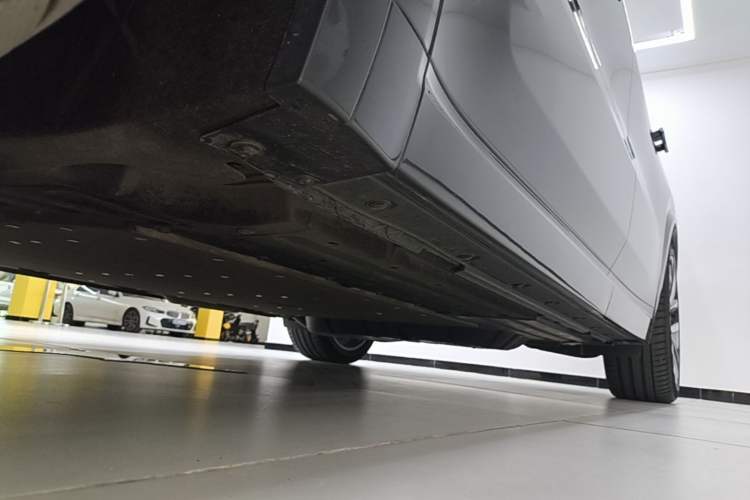 Used Li Auto L9 2022 Max model Left Side Sill