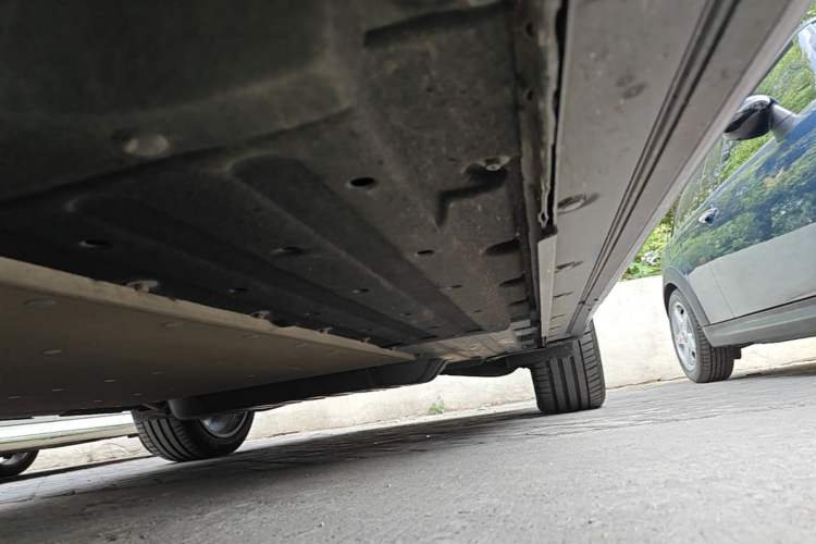 Used Li Auto L9 2022 Max model Left Side Sill