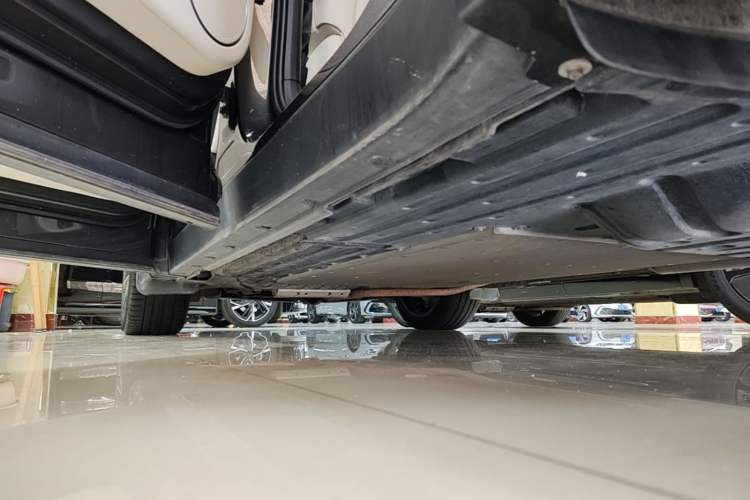 Used Li Auto L9 2022 Max model Left Side Sill