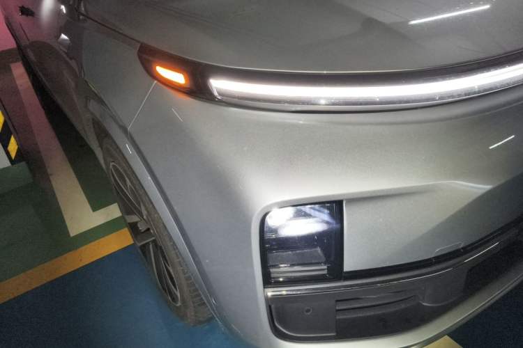 Used Li Auto L9 2022 Max model Right Front Headlight