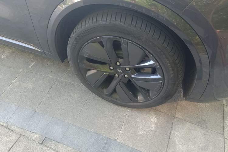 Used Li Auto L9 2022 Max model Right Front Wheel Hub