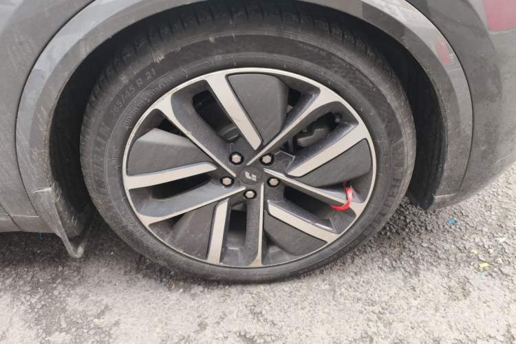 Used Li Auto L9 2022 Max model Right Front Wheel Hub