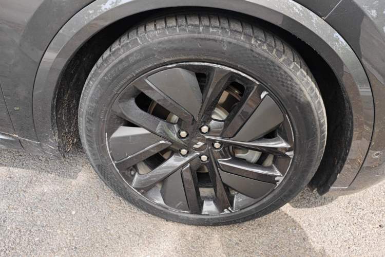 Used Li Auto L9 2022 Max model Right Front Wheel Hub