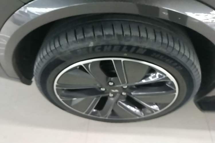 Used Li Auto L9 2022 Max model Right Rear Wheel Hub