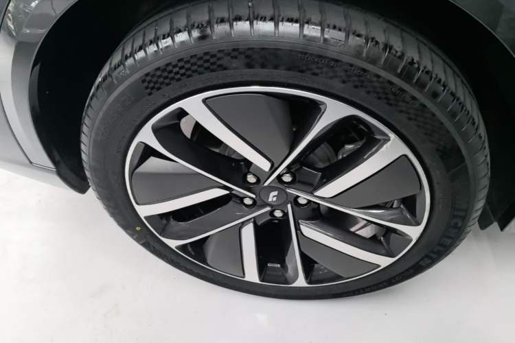 Used Li Auto L9 2022 Max model Right Rear Wheel Hub