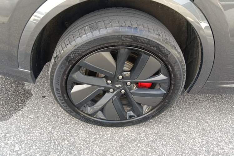 Used Li Auto L9 2022 Max model Right Rear Wheel Hub