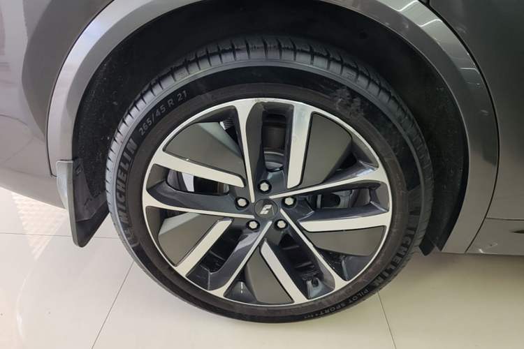 Used Li Auto L9 2022 Max model Right Rear Wheel Hub