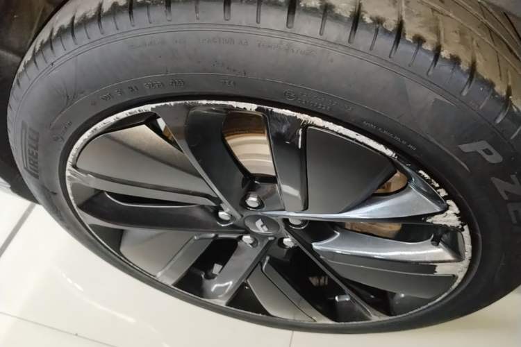 Used Li Auto L9 2022 Max model Right Rear Wheel Hub