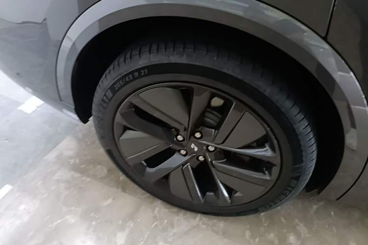 Used Li Auto L9 2022 Max model Right Rear Wheel Hub
