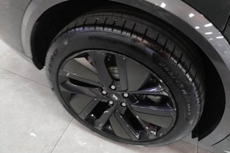 Used Li Auto L9 2022 Max model Right Rear Wheel Hub