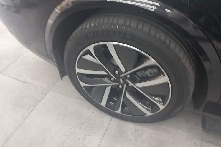 Used Li Auto L9 2022 Max model Right Rear Wheel Hub