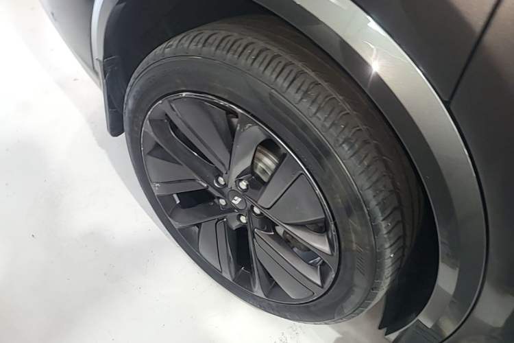 Used Li Auto L9 2022 Max model Right Rear Wheel Hub