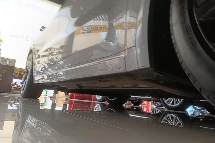 Used Li Auto L9 2022 Max model Right Side Sill