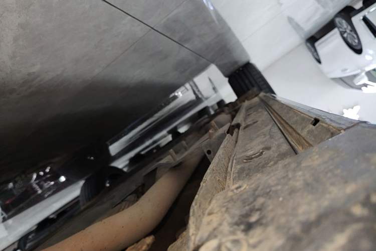 Used Li Auto L9 2022 Max model Right Side Sill