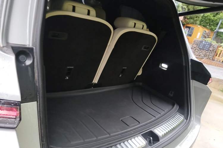 Used Li Auto L9 2022 Max model Trunk