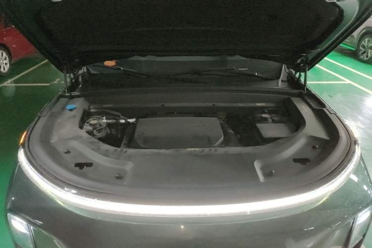 Used Li Auto L9 2022 Max model Engine Bay