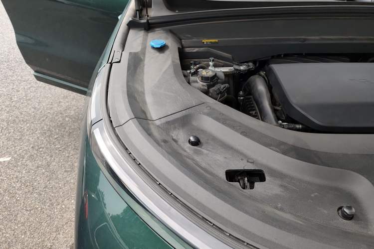 Used Li Auto L9 2022 Max model Engine Bay Right