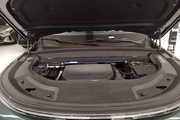 Used Li Auto L9 2022 Max model Engine Bay