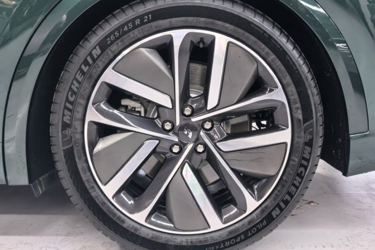 Used Li Auto L9 2022 Max model Exterior 2